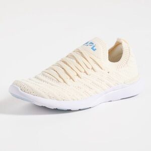 NIB APL Techloom Wave Womens Sneakers Creamy White‎ Sizes 9.5
